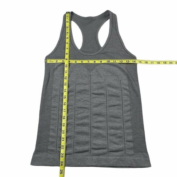 Fabletics Delta Seamless Tank II Gray Size Medium - Picture 6 of 6